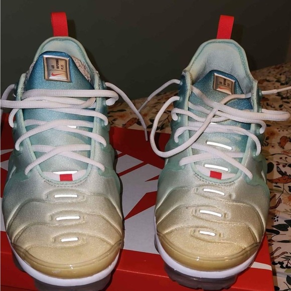 Brand new worn maybe 2times little dirty on bottom .